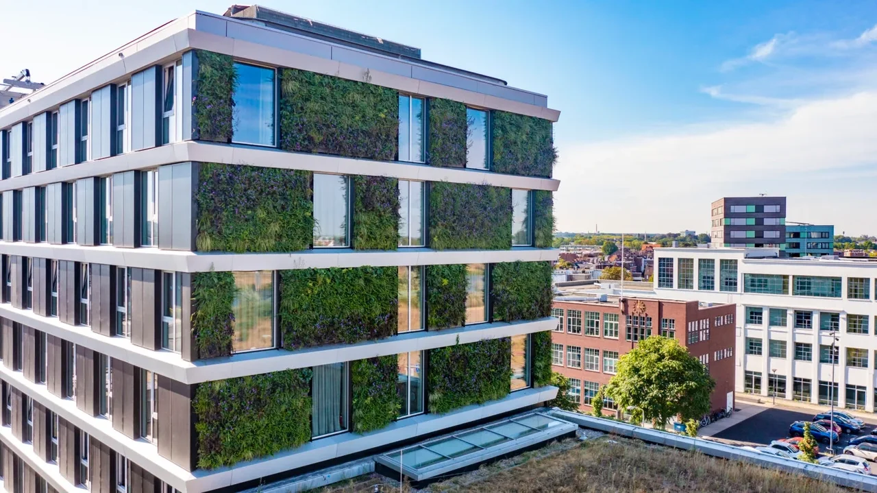 Green facade panels on the municipal offices in Venlo